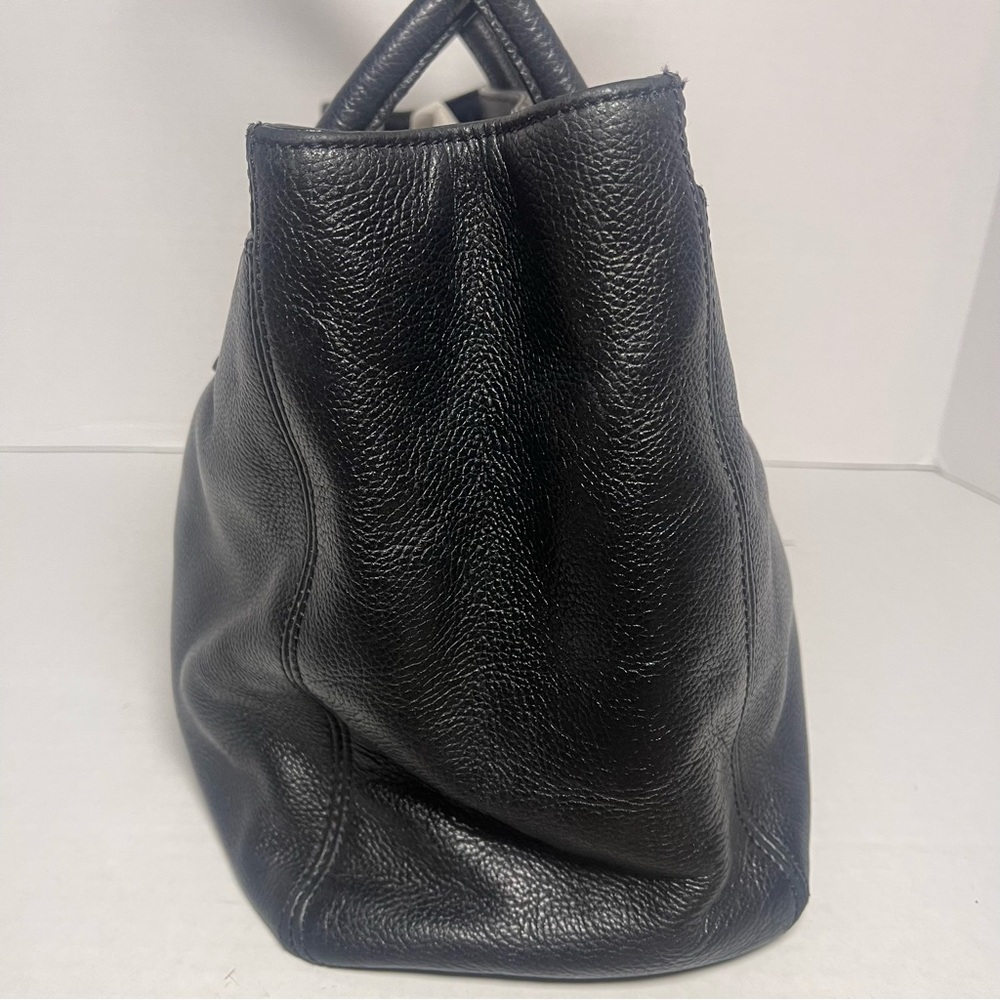 Chanel Black Medium Executive Cerf Tote-GUC - Picture 4 of 14